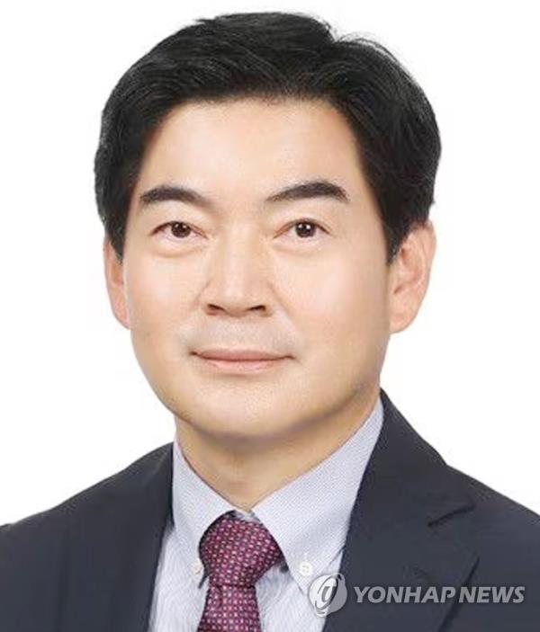 Chung Sun-sin, a prosecutor-turned-lawyer, is seen in this undated file photo. On Feb. 24, 2023, President Yoon Suk Yeol appointed Chung new chief of the Natio<em></em>nal Office of Investigation in charge of commanding police investigation forces nationwide. (Yonhap)