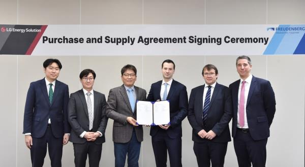 Officials of LG Energy Solution Ltd. (LGES) and Freudenberg E-Power Systems pose for photos after signing a supply agreement on battery modules, in this photo provided by LGES on Feb. 2, 2023. (PHOTO NOT FOR SALE) (Yonhap)