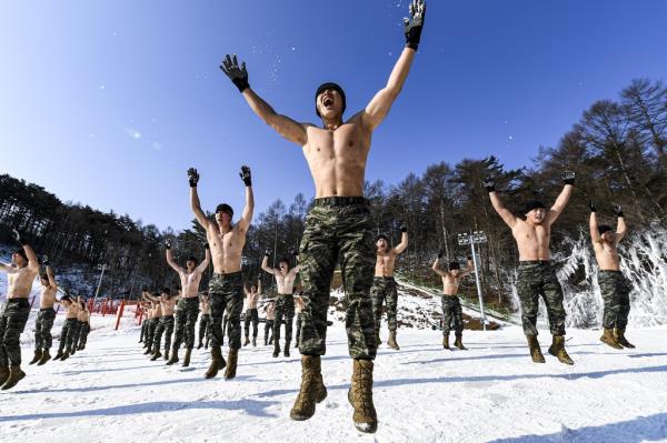 Marines engage in an annual cold-weather training program at a facility in Pyeongchang, 126 kilometers east of Seoul, in this photo released Jan. 23, 2023, by the Marine Corps. (PHOTO NOT FOR SALE) (Yonhap)