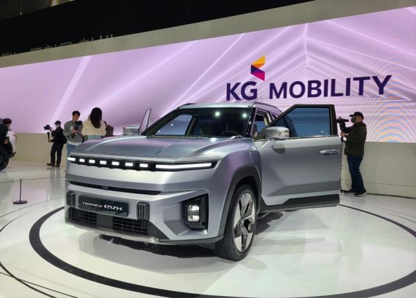 This photo taken March 30, 2023, shows KG Mobility's all-electric Torres EVX SUV displayed at the Seoul Mobility Show in Goyang, just northwest of Seoul. (Yonhap)