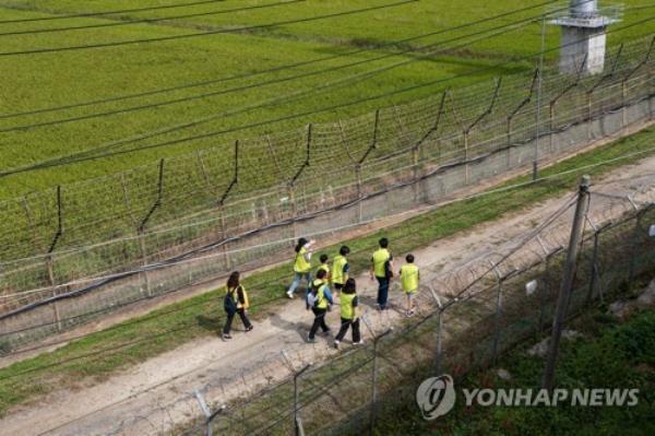 韩国决定从下个月开始全面开放非军事区徒步路线