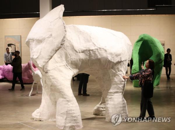 Korean artist Oum Jeong-soon's sculpture 