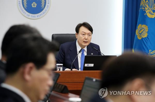 President Yoon Suk Yeol speaks during a Cabinet meeting at the presidential office in Seoul on April 18, 2023. (Pool photo) (Yonhap)