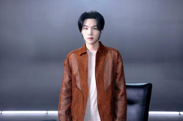 防弹少年团的Suga首次登上Billboard 200排行榜第2位