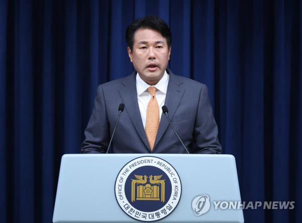 Principal Deputy Natio<em></em>nal Security Adviser Kim Tae-hyo, gives a press briefing on President Yoon Suk Yeol's upcoming trip to Lithuania and Poland at the presidential office in Seoul on July 6, 2023. (Yonhap)