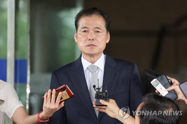 Kim Yung-ho, professor at Sungshin Women's University and unification minister nominee, speaks with reporters outside the Office of the Inter-Korean Dialogue in Seoul on June 30, 2023. (Yonahp)