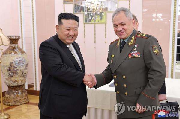 在平壤与莫斯科的国防会谈中，韩国强调与朝鲜的武器贸易是非法的