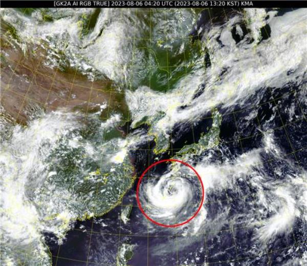 This satellite image from the Korea Meteorological Administration on Aug. 6, 2023, shows Typhoon Khanun. (PHOTO NOT FOR SALE) (Yonhap) 