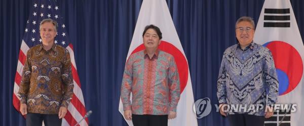 (From L to R) U.S. Secretary of State Antony Bl<em></em>inken, Japanese Foreign Minister Yoshimasa Hayashi and South Korean Foreign Minister Park Jin hold a trilateral meeting in Jakarta in this file photo taken July 14, 2023, to discuss measures against North Korea's missile provocations. (Pool photo) (Yonhap)