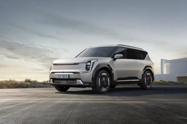 This file photo provided by Kia Corp. shows its flagship EV9 electric SUV. (PHOTO NOT FOR SALE) (Yonhap)