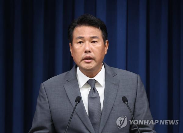 Principal Deputy Natio<em></em>nal Security Adviser Kim Tae-hyo briefs reporters on an upcoming trilateral summit involving South Korean President Yoon Suk Yeol, U.S. President Joe Biden and Japanese Prime Minister Fumio Kishida at the presidential office building in Seoul, in this Aug. 13, 2023, file photo. (Yonhap)