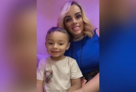 3岁小孩在美国水上乐园溺亡，而妈妈却在玩手机:警方