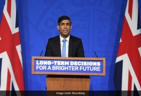 “自豪成为第一位英国亚裔首相”:苏纳克