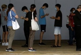 新加坡卫生部长警告说，新加坡正在经历新的COVID-19浪潮
