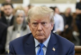 纽约法官下令暂停吊销特朗普的营业执照