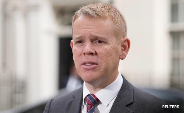 New Zealand Centre-Left PM Chris Hipkins Co<em></em>ncedes Election Defeat