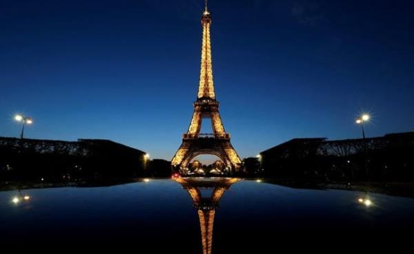 British Policewoman Raped At Knifepoint Near Eiffel Tower