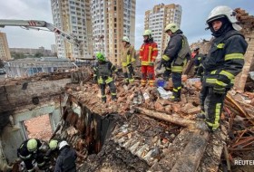 俄罗斯导弹击中乌克兰居民区餐馆，两人死亡