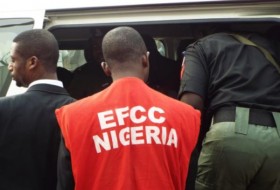 Alaafin: EFCC就贿赂指控质疑Oyo国王的支持者