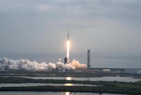美国宇航局首次向稀有金属小行星发射普赛克宇宙飞船