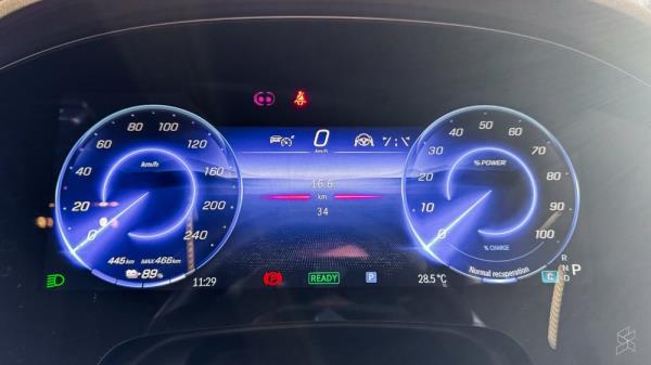 As befits the EQS branding, both front and rear occupants are ensco<em></em>nced in luxury, sitting in heated power-adjustable seats wrapped in Nappa leather, with pillow-style headrests and memory and ventilation functions for those at the front. — SoyaCincau pic 