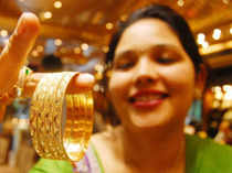 Gold Rate Today: Profit booking in yellow me<em></em>tal continues. Should you buy or sell?