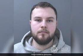 英国前警官因在Snapchat上虐待200多名女孩被判刑